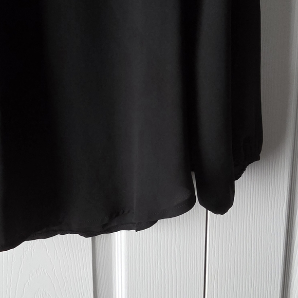 Carmen Marc Valvo Black V-Neck Zip-Front Long Sleeve Blouse Size 1X - Picture 8 of 10